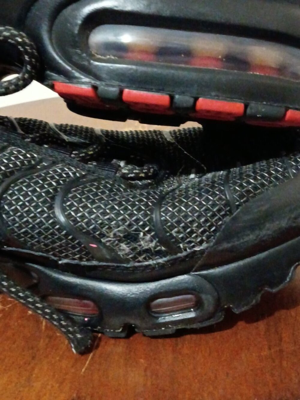 Nike Air Max Plus Synthetic Low Top Sneakers Black/Red Lace-Up Kids 6Y - Picture 4 of 14